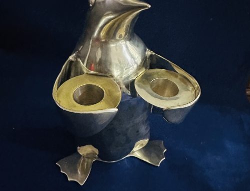 186 – Penguin S_P candle holder (as found)